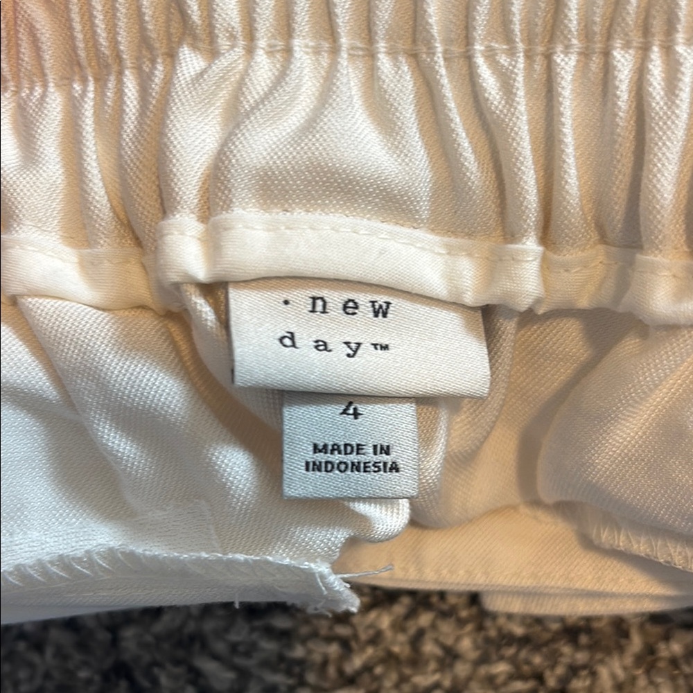 Stylish Cream Pants - Picture 3 of 5